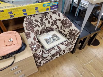 TUB CHAIR