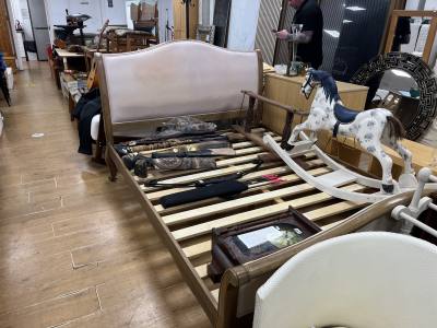 KINGSIZE WOODEN BED FRAME