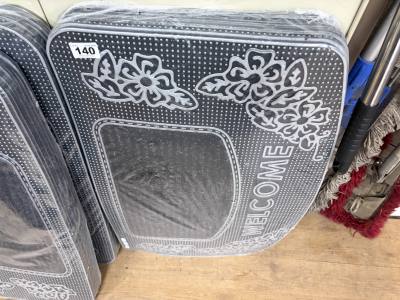 LOT OF WELCOME MATS
