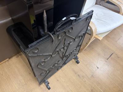 2 X FIRESCREEN + CRANE