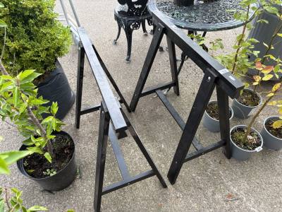 PAIR OF TRESTLE STANDS