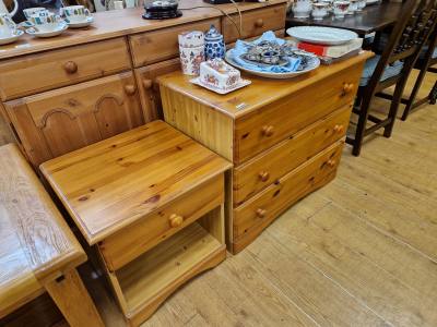 PINE DRAWER CHEST + BEDSIDE