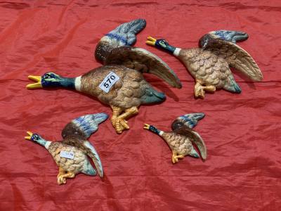 SET OF SYLVAC FLYING WALL DUCKS (1 DAMAGE)