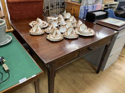 GATE LEG TABLE