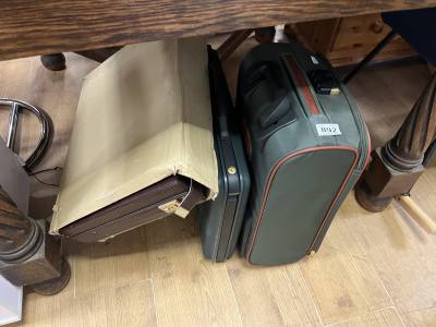 V2 BRIEFCASE + TRAVEL CASE