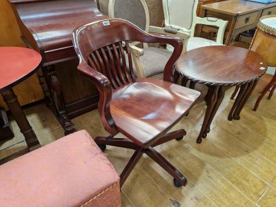 CAPTAINS CHAIR