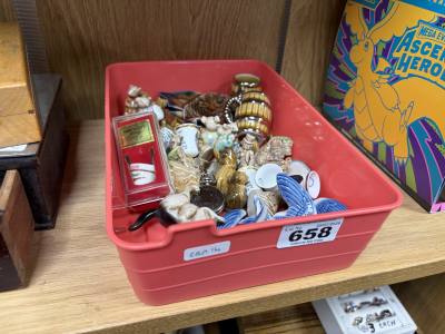BOX OF WADE WHIMSIES + ACCESSORIES