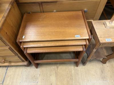 MID CENTURY TABLE NEST