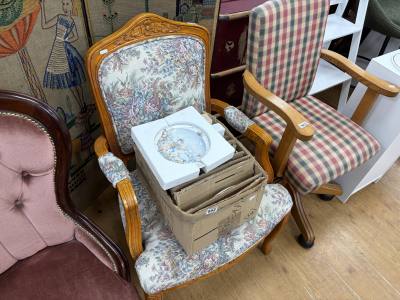 ELBOW CHAIR