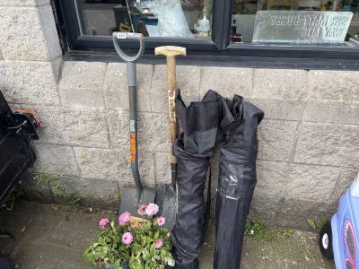 LOT OF TOOLS + 2 X FOLDING CHAIRS
