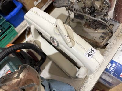 VINTAGE ACME MANGLE
