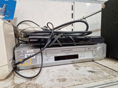 SONY VHS + DVD PLAYERS