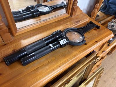2 X TORCHES + MAGNIFIERS
