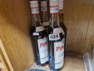 3 BOTTLES OF PIMMS + MUNDIESWARE