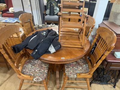 OAK TABLE + 4 X CHAIRS