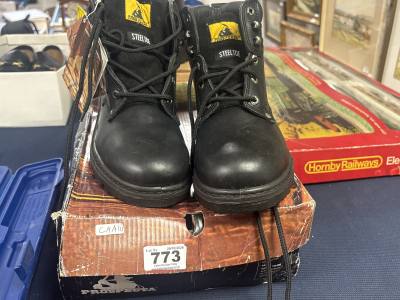 (SIZE 6) STEEL TOE BOOTS