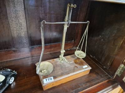 PRECISION SCALE
