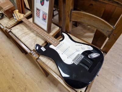 ELECTRIC GUITAR