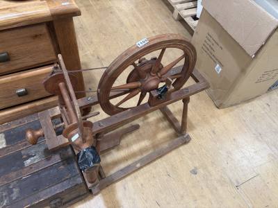 YARN SPINNERS WHEEL (FOR REST)