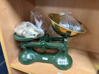 SET OF SCALES + WEIGHTS