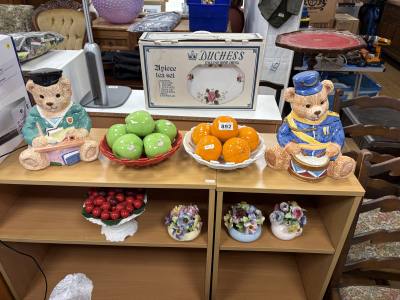 LOT OF FRUIT CENTERPIECES + JARS