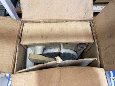BOXED TURNTABLE