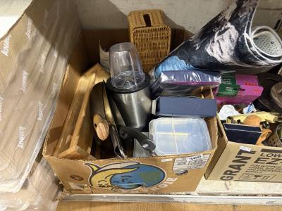 BOX OF KITCHENALIA