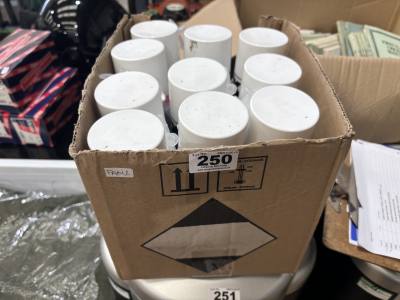 BOX OF EXPANDING FOAM