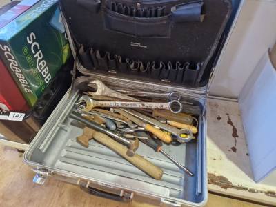CASE LOT OF TOOLS