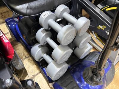 SET OF DUMBBELLS