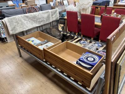 2 UNDER BED STORAGE DRAWERS + DOUBLE BED FRAME