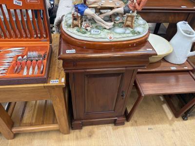 BEDSIDE CABINET
