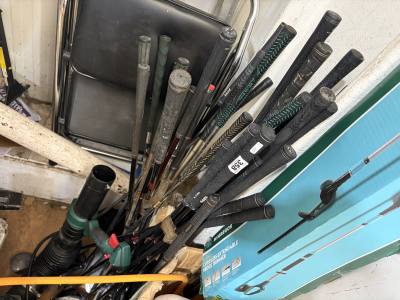 LOT OF GOLF CLUBS
