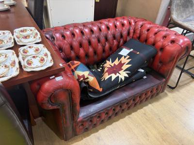 RED CHESTERFIELD 2 SEATER (NEEDS CUSHIONS)