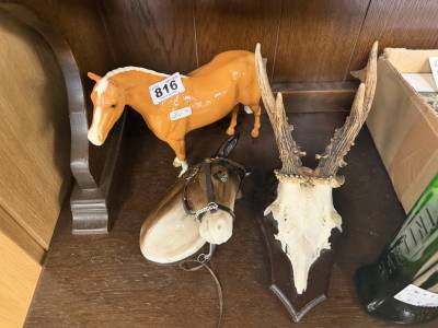 BESWICK HORSE (DAM) + HORSE HEAD + SKULL PLAQUE