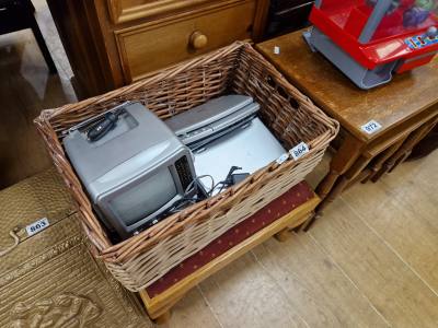 2 X PORTABLE DVD PLAYERS + MINI TV