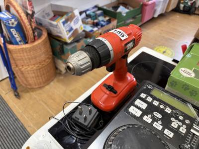 BLACK + DECKER DRILL + CHARGER
