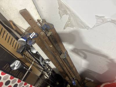 LOT OF SASH CLAMPS (WOODEN)