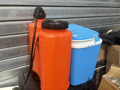 COOL BOX + SPRAYER