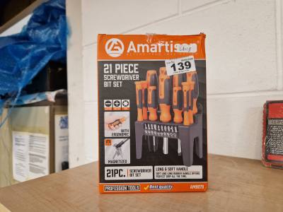 NEW SCREWDRIVER SET