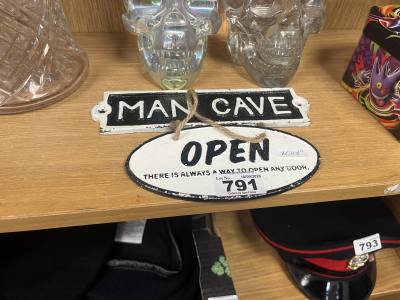 2 X CAST SIGNS