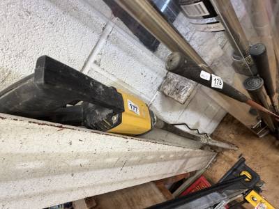 CONCRETE VIBRATING MACHINE