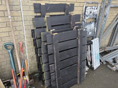LOT OF FENCING