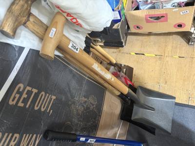 2 X SQUARE MOUTH SHOVELS