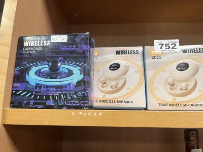 3 X PAIRS OF WIRELESS EARPHONES
