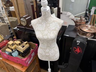 SHOP DUMMY