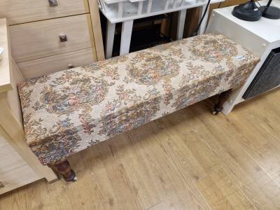 TAPESTRY STOOL