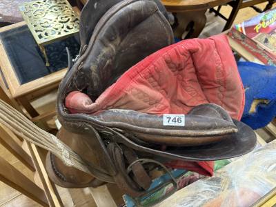 2 X HORSE SADDLES