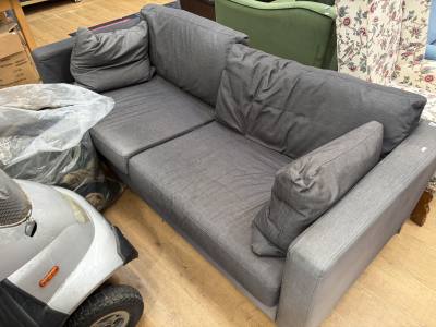 2 SEATER SETTEE