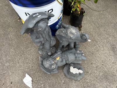 3 X CONCRETE ORNAMENTS (1 DAMAGED)